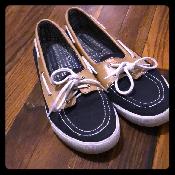 Tommy Hilfiger Shoes - Tommy Hilfiger Boat style shoes Lace Slip-on